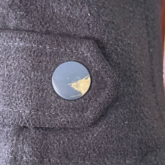 LondonFog Boys warm coat w/ hood Size 8 wrist buttons worn shown in pictures - Picture 4 of 12